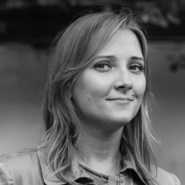Алена Макова