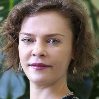 Елена Войниканис