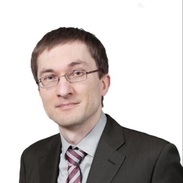 Петр Попов